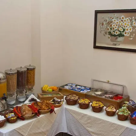 Victoria Hotel 3*